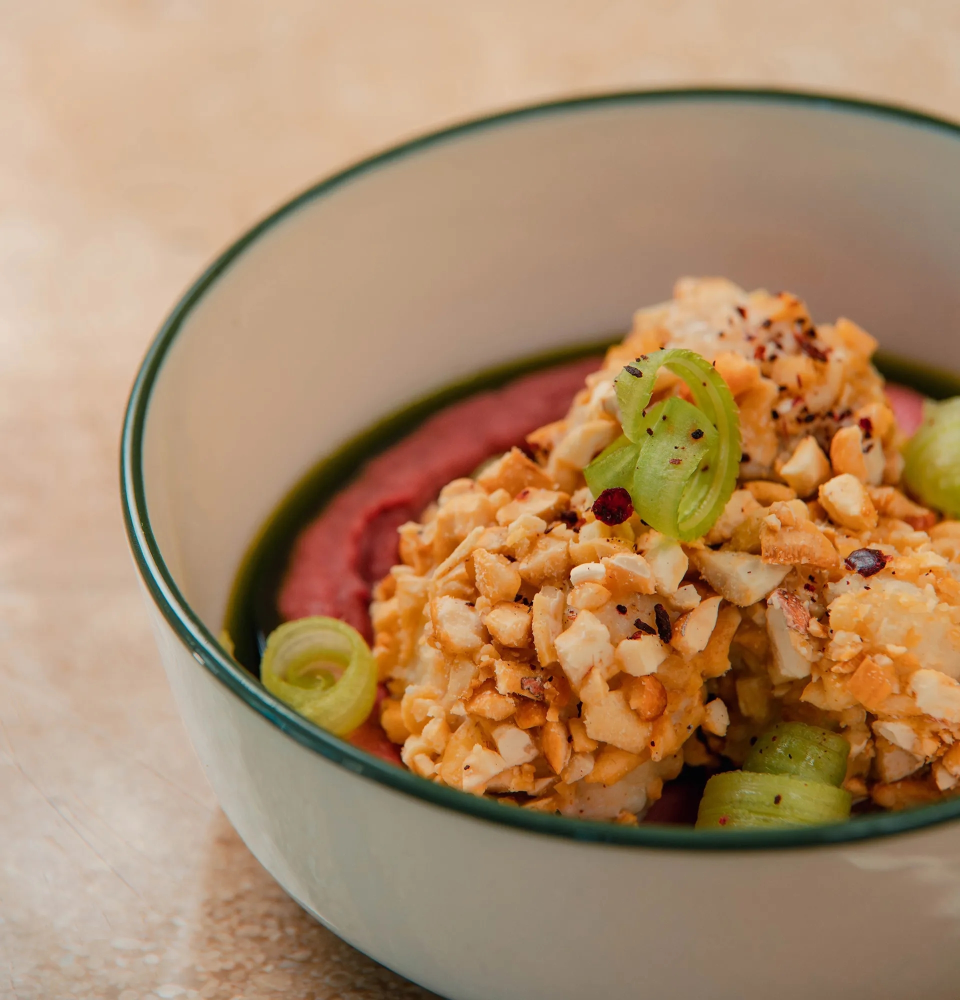 Цвітна капуста з буряковим хумусом